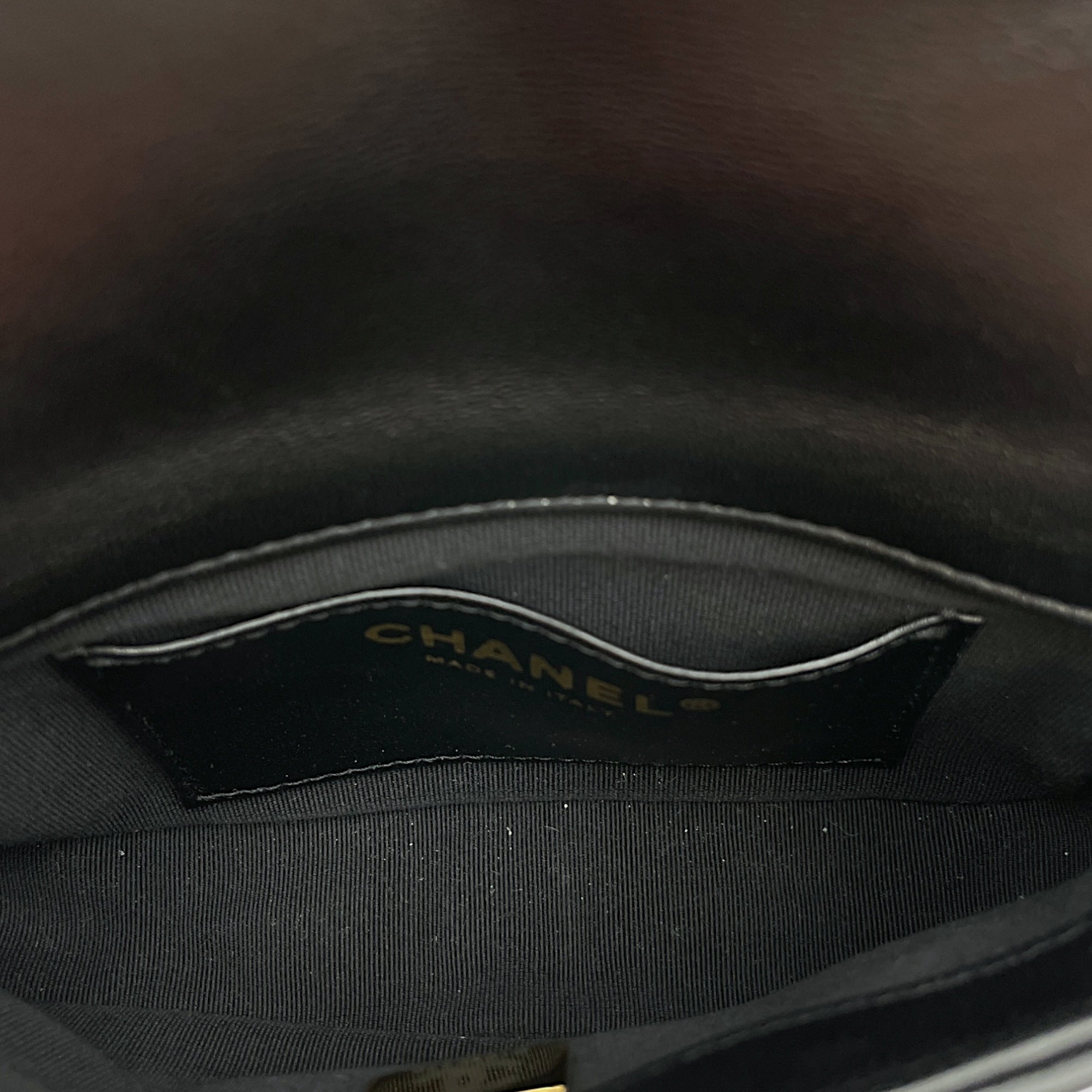 Flap Mini Black Shoulder Bag in Lambskin, Gold hardware
