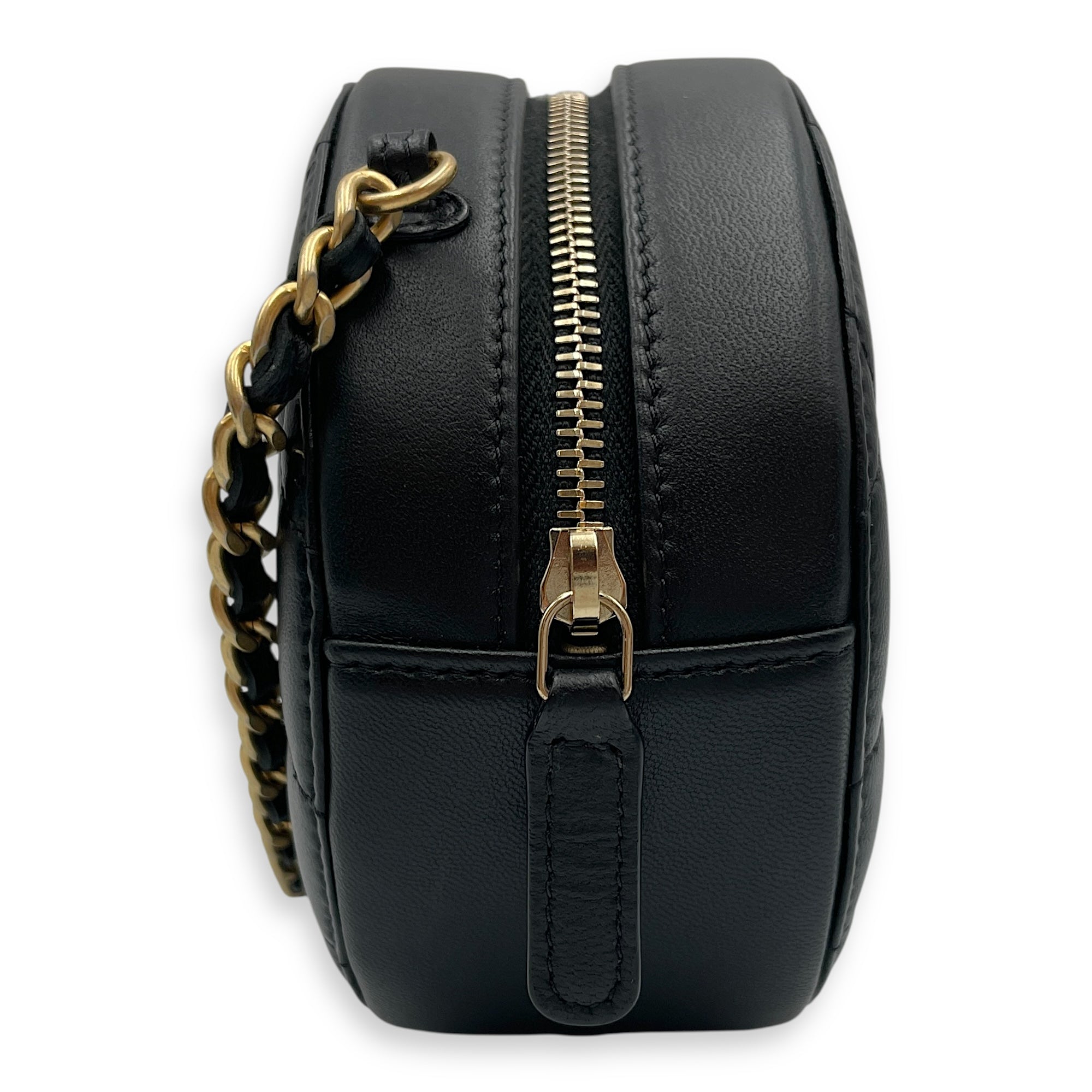 Round CC Black Crossbody Bag in Lambskin, Gold hardware