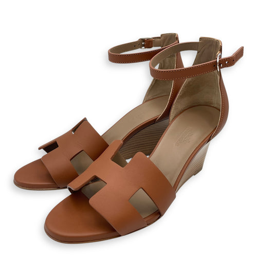 Legend 36.5 Gold Sandals in Calfskin