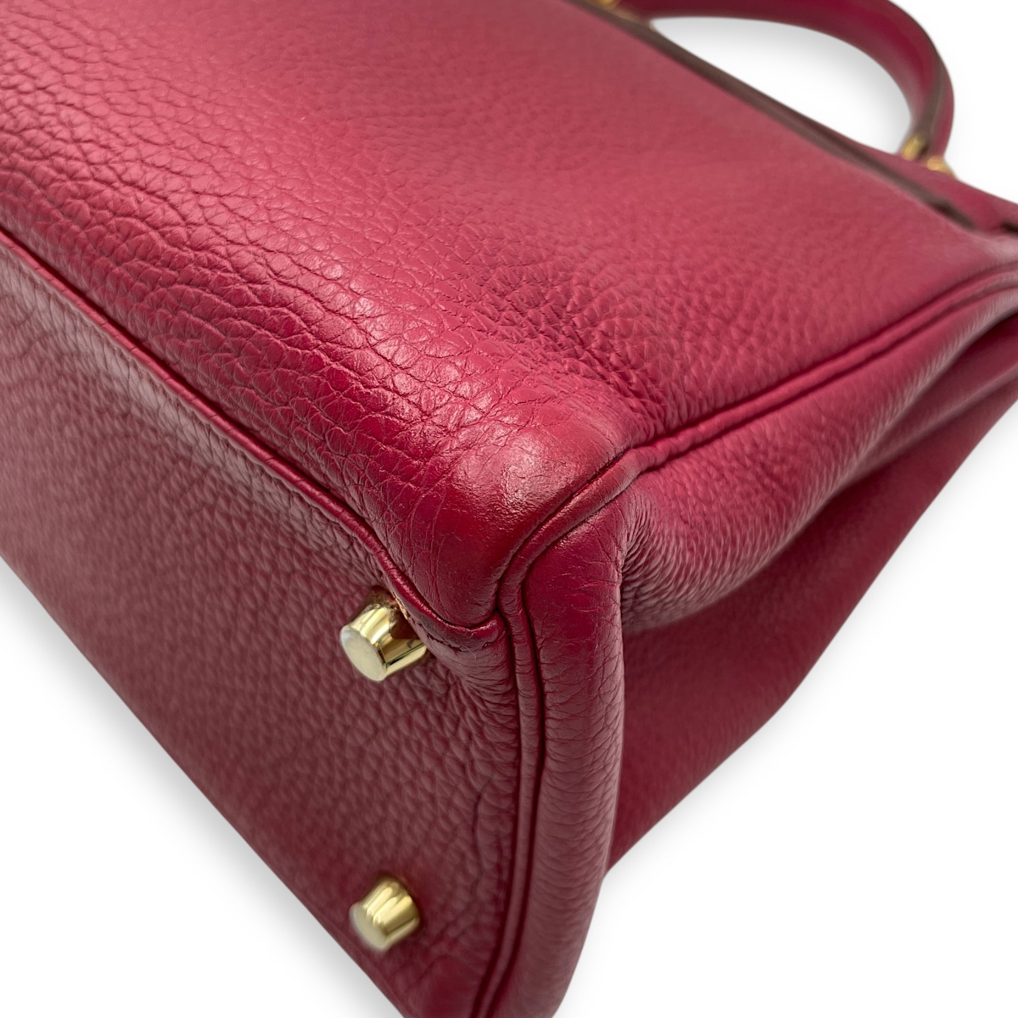 Kelly 32 Rubis in Togo, Gold hardware