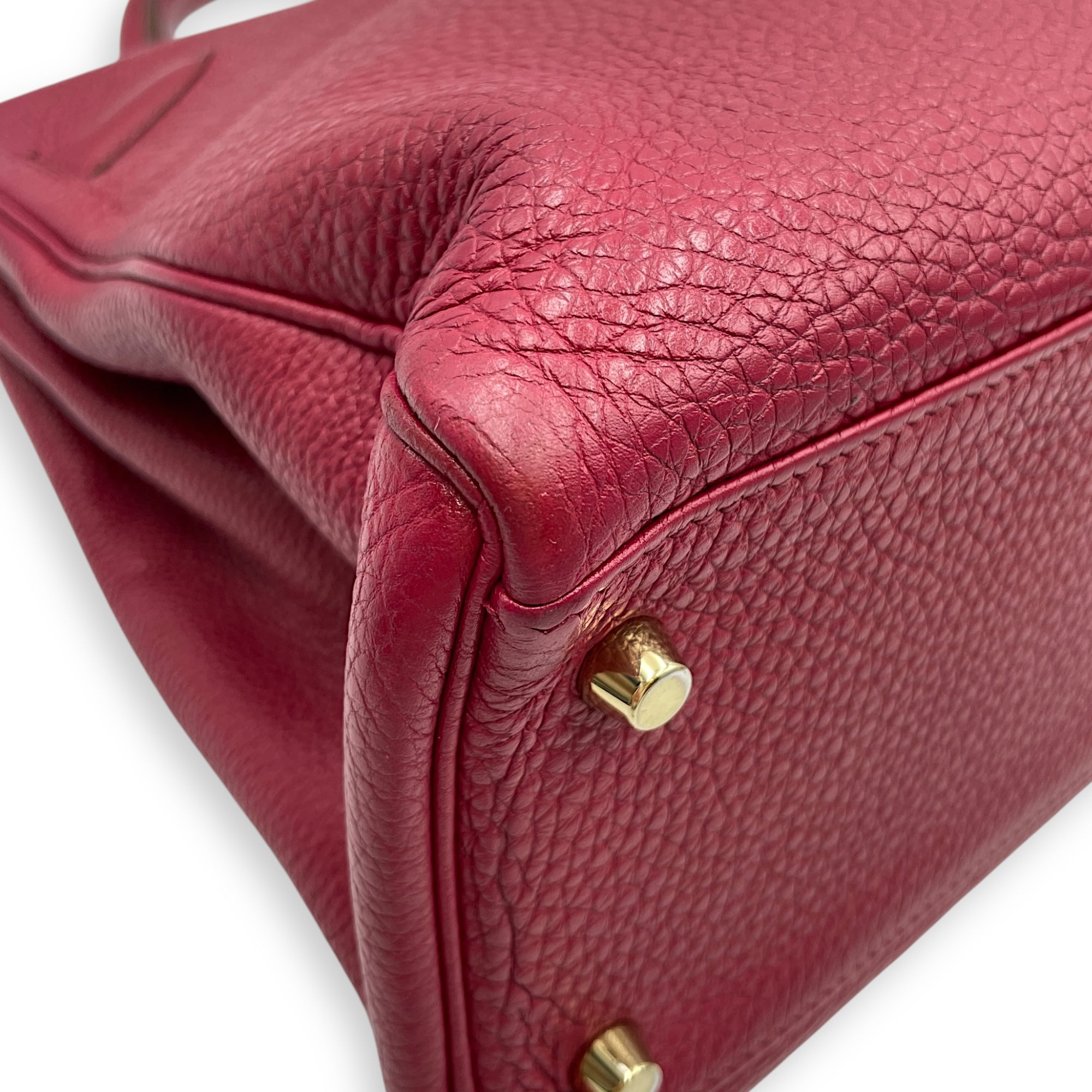 Kelly 32 Rubis in Togo, Gold hardware