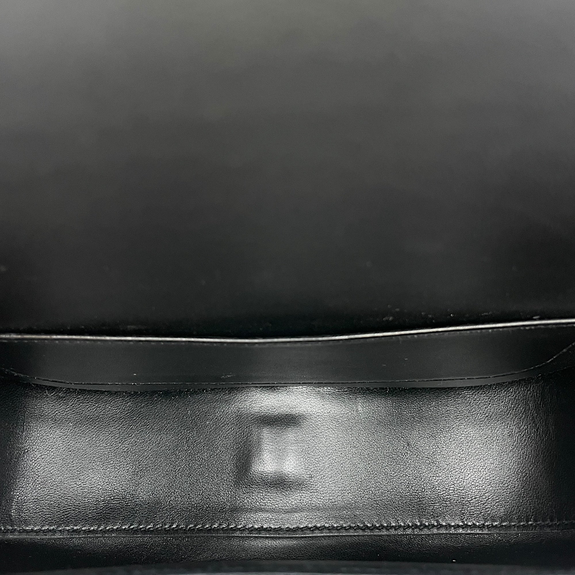 Della Cavalleria Elan Black in Epsom, Gold hardware
