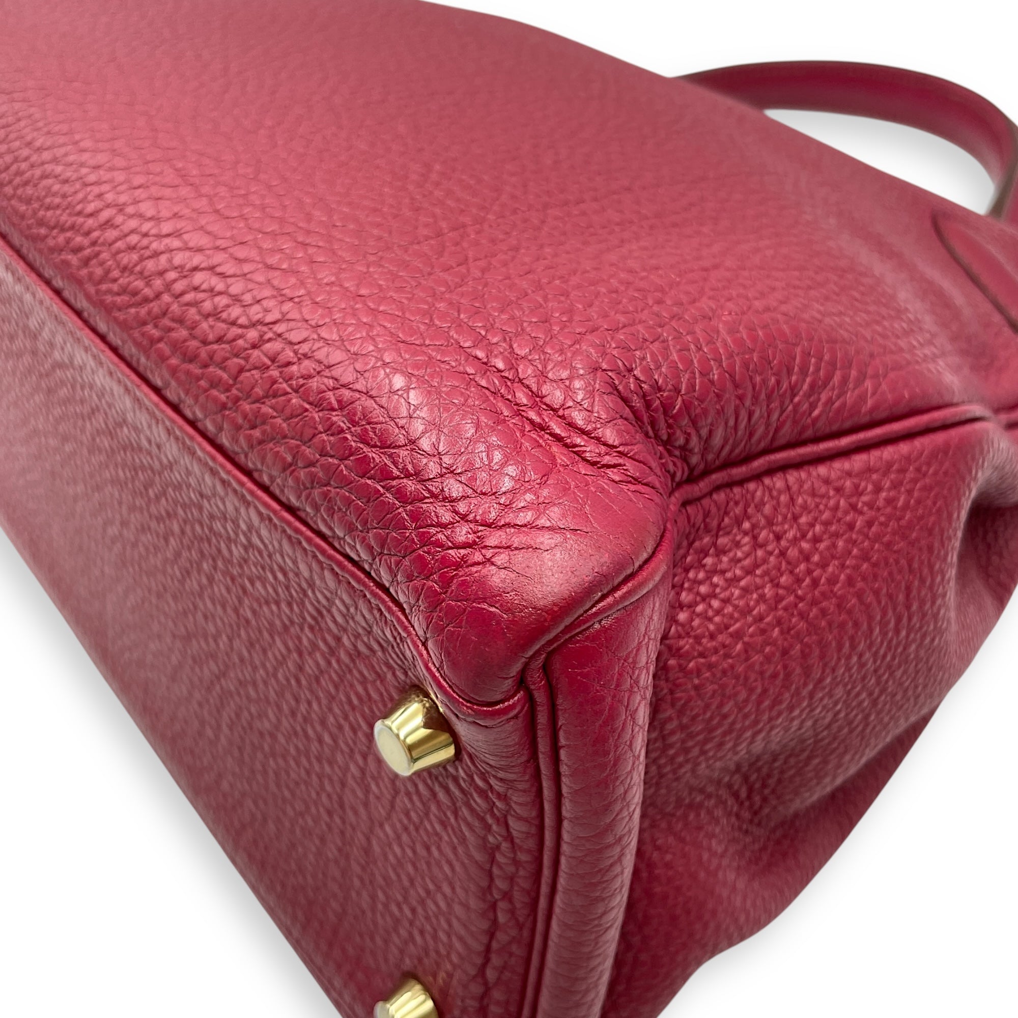 Kelly 32 Rubis in Togo, Gold hardware