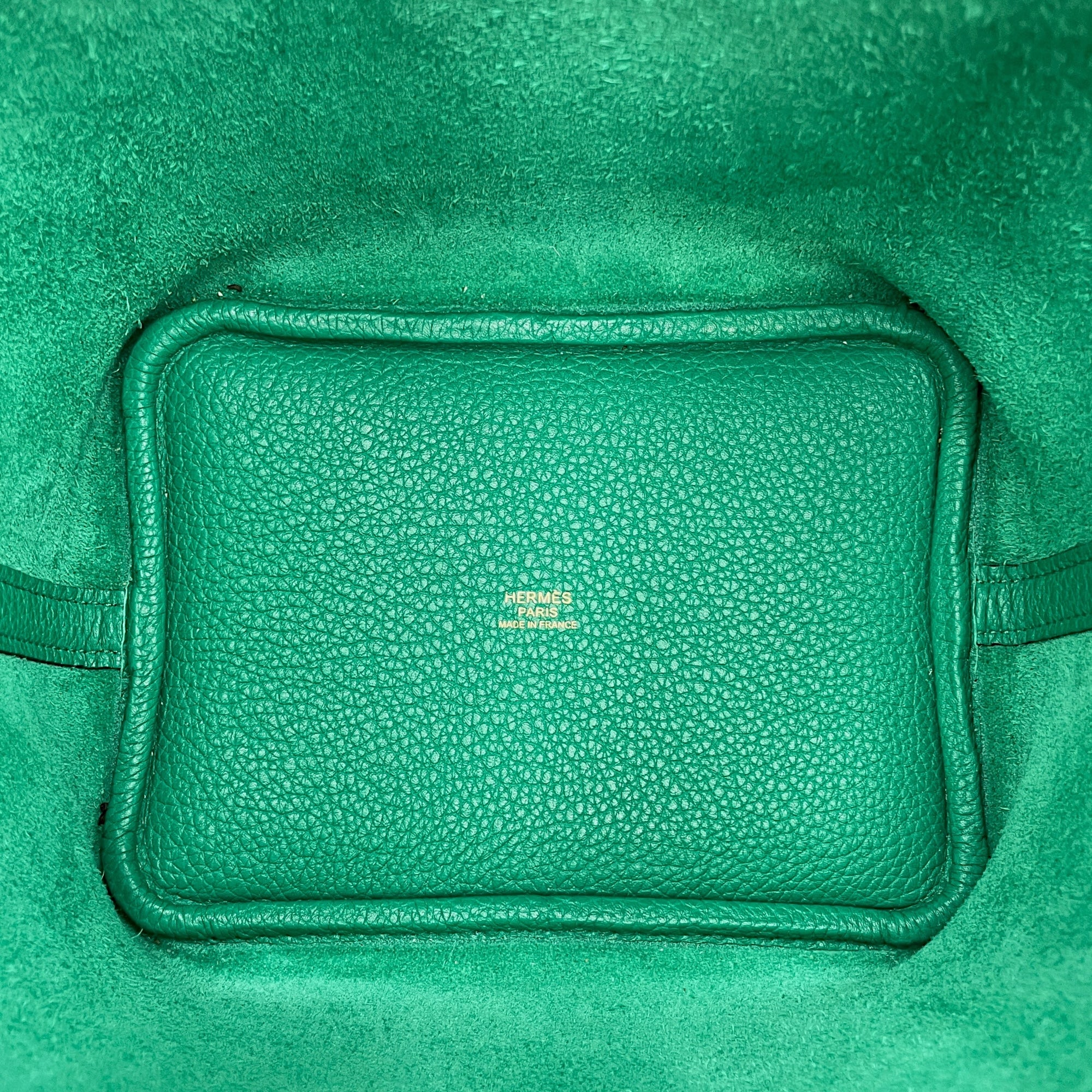 Picotin 18 Vert Jade in Maurice, Gold hardware
