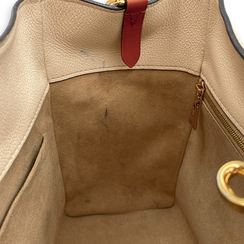 On My Side Beige Shoulder Bag in Calfskin, Gold hardware