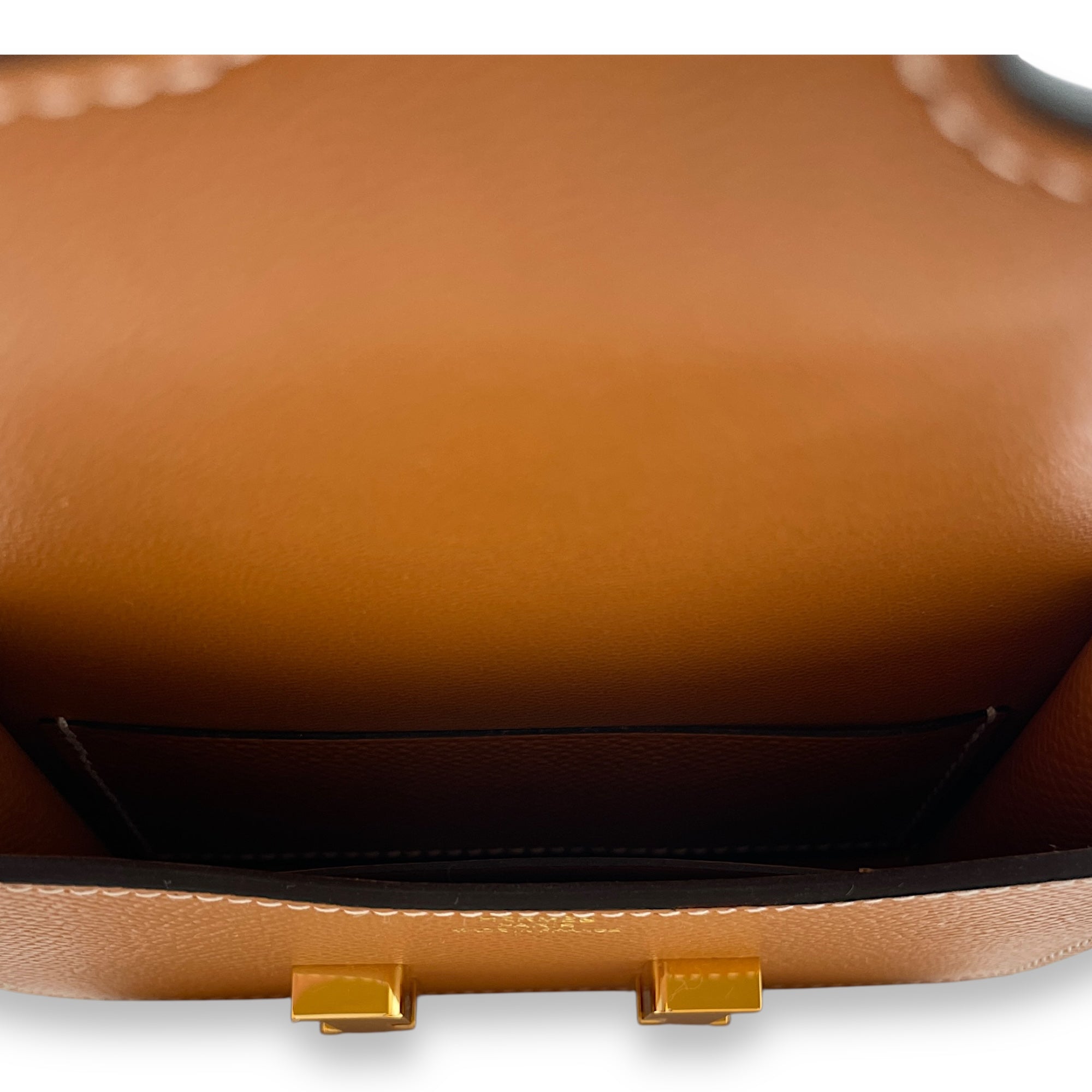 Constance Slim Toffee Wallet in Epsom, Gold hardware