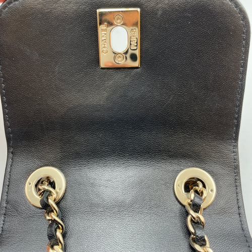 Trendy CC Flap Mini Black Crossbody Bag in Lambskin, Gold hardware