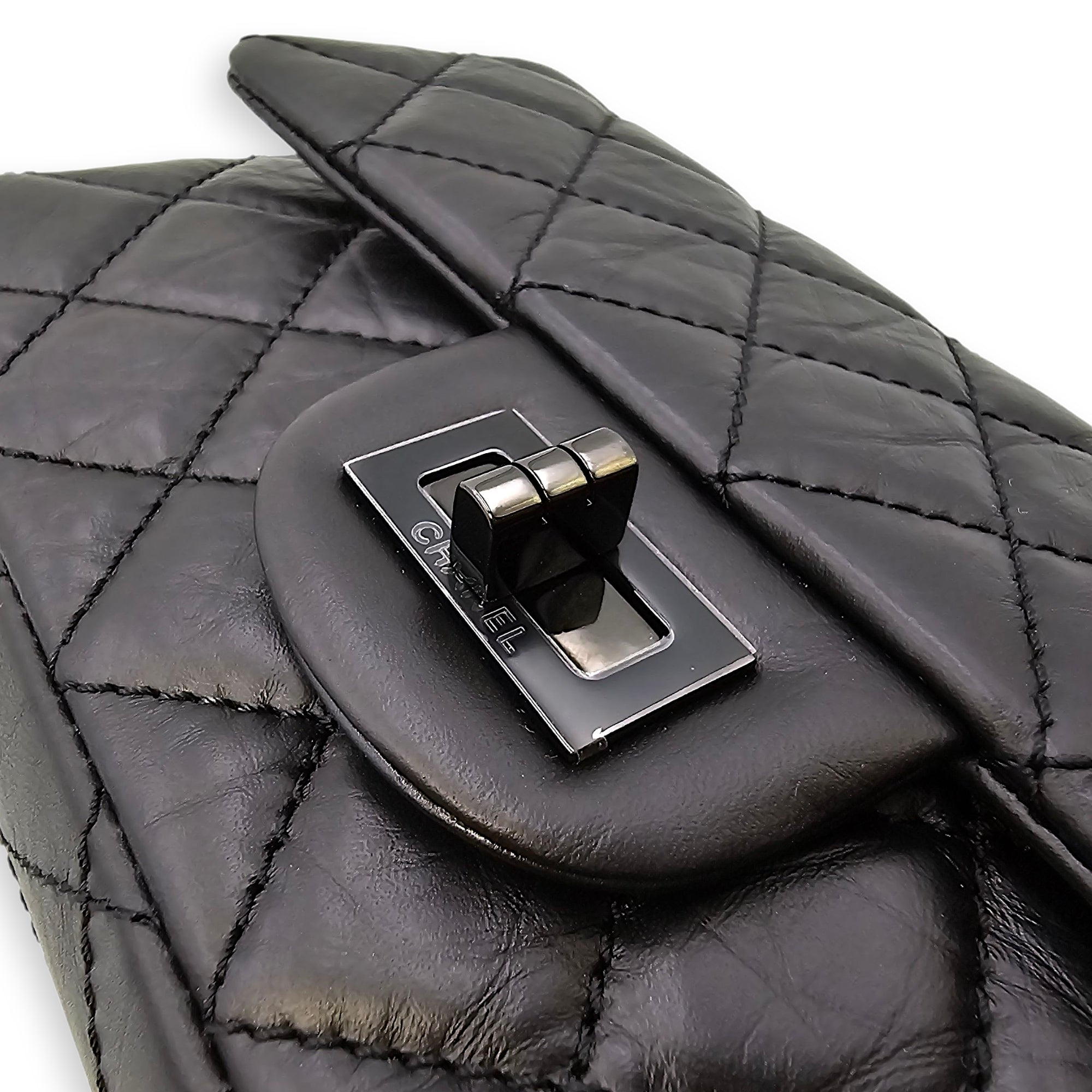 So Black Reissue Flap Mini Black Shoulder Bag in Distressed Leather, So Black hardware