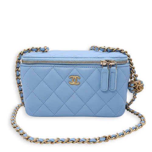 Quilted CC Vanity Case with Pearl Crush Baby Blue Shoulder Bag in Lambskin, Gold hardware