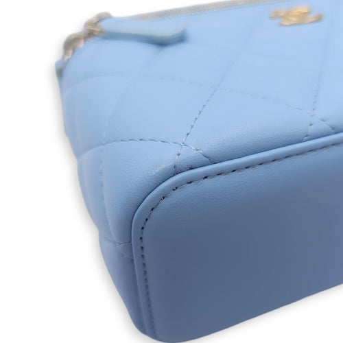 Quilted CC Vanity Case with Pearl Crush Baby Blue Shoulder Bag in Lambskin, Gold hardware
