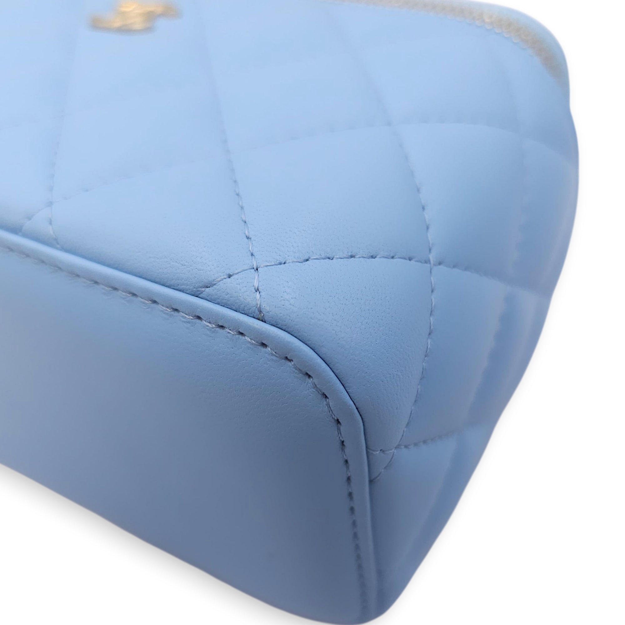 Quilted CC Vanity Case with Pearl Crush Baby Blue Shoulder Bag in Lambskin, Gold hardware