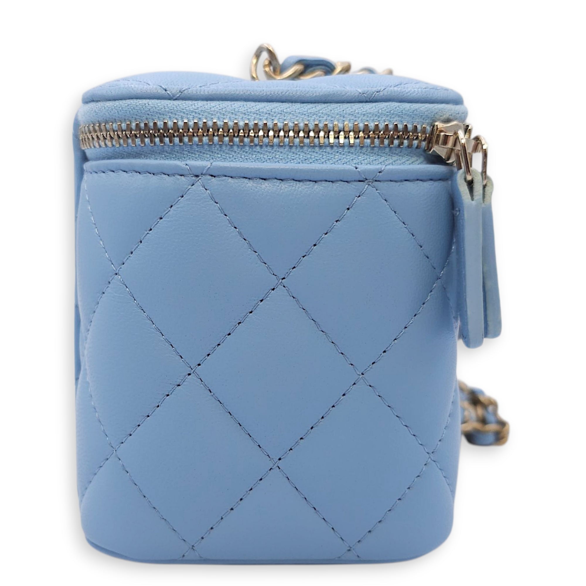Quilted CC Vanity Case with Pearl Crush Baby Blue Shoulder Bag in Lambskin, Gold hardware