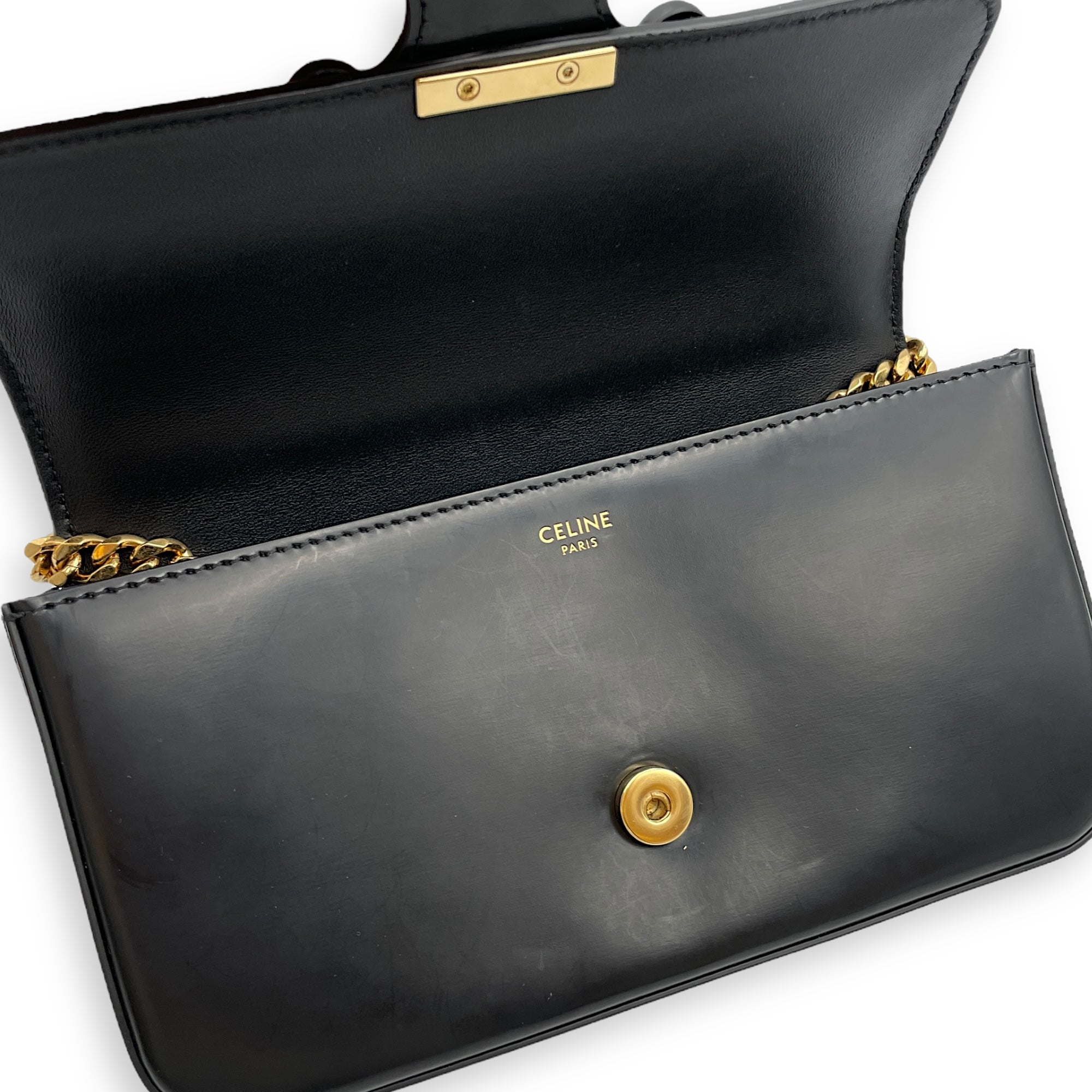 Triomphe Flap 20cm Black Shoulder Bag in Calfskin, Gold hardware