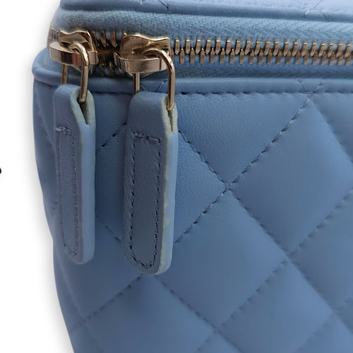 Quilted CC Vanity Case with Pearl Crush Baby Blue Shoulder Bag in Lambskin, Gold hardware