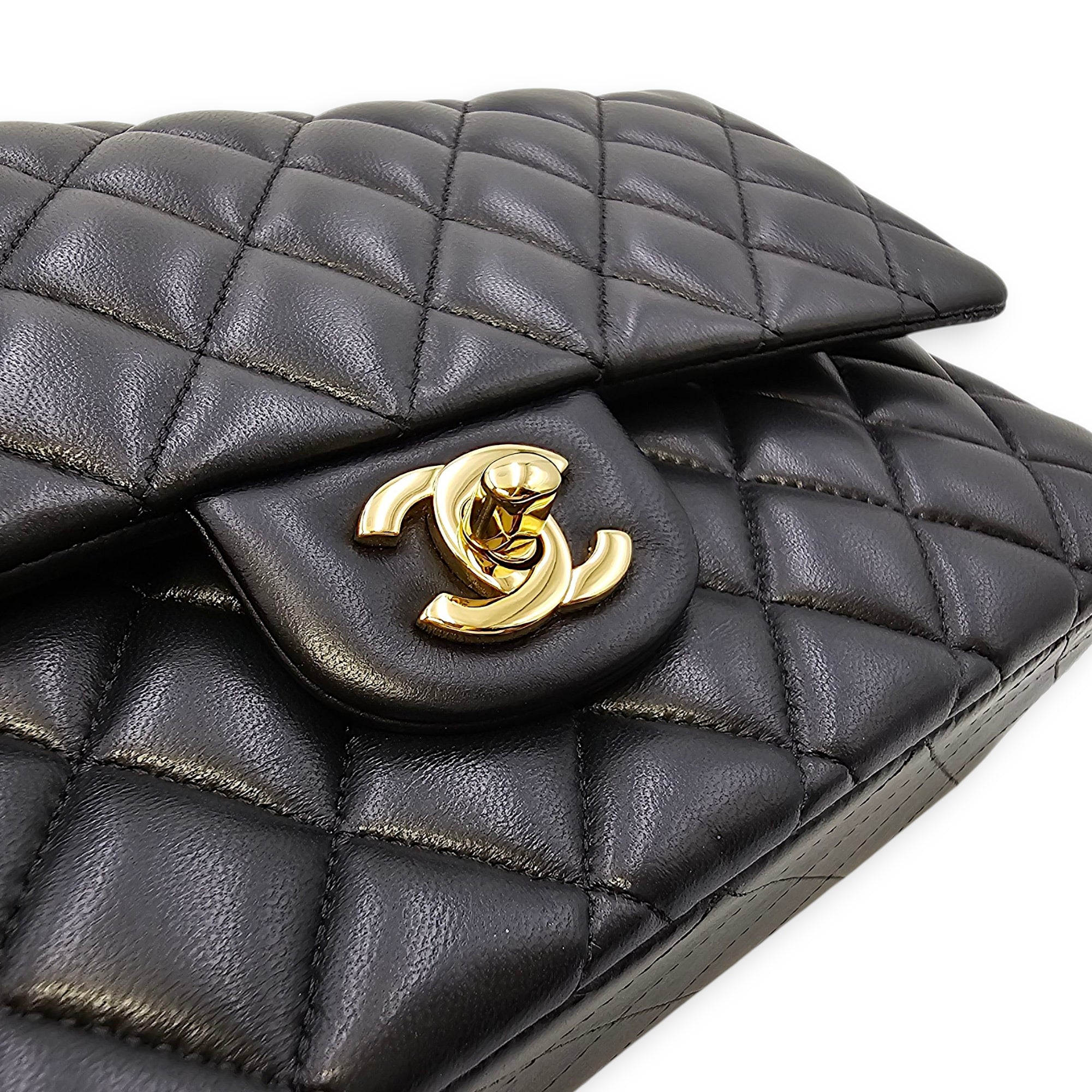 Quilted CC Classic Flap (DF) Medium Black Shoulder Bag in Lambskin, Gold hardware