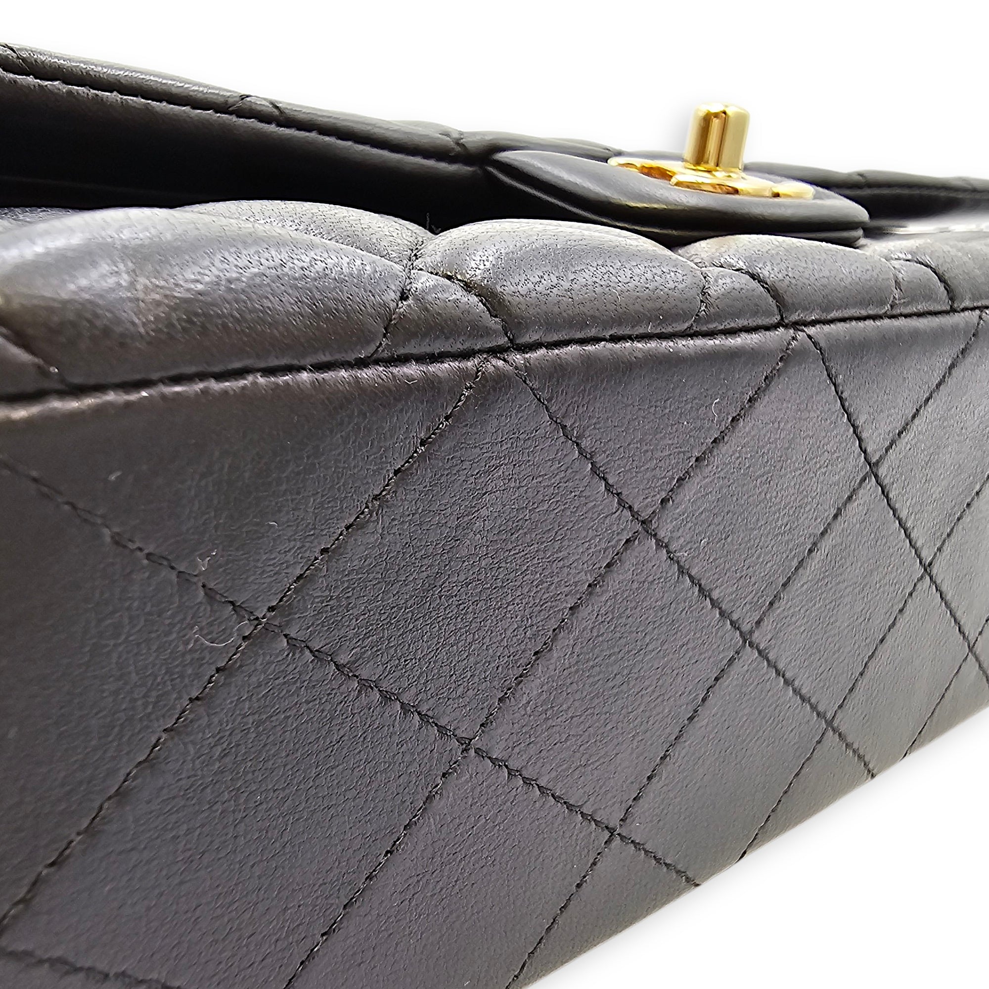 Quilted CC Classic Flap (DF) Medium Black Shoulder Bag in Lambskin, Gold hardware
