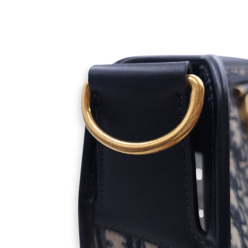 Montaigne Monogram Embroidered Blue Shoulder Bag in Canvas, Gold hardware