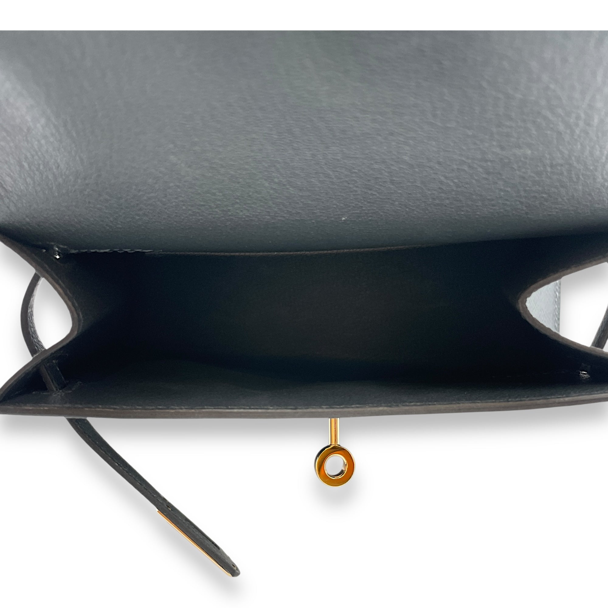 Kelly Desordre 20 Gris Misty in Epsom, Permabrass hardware