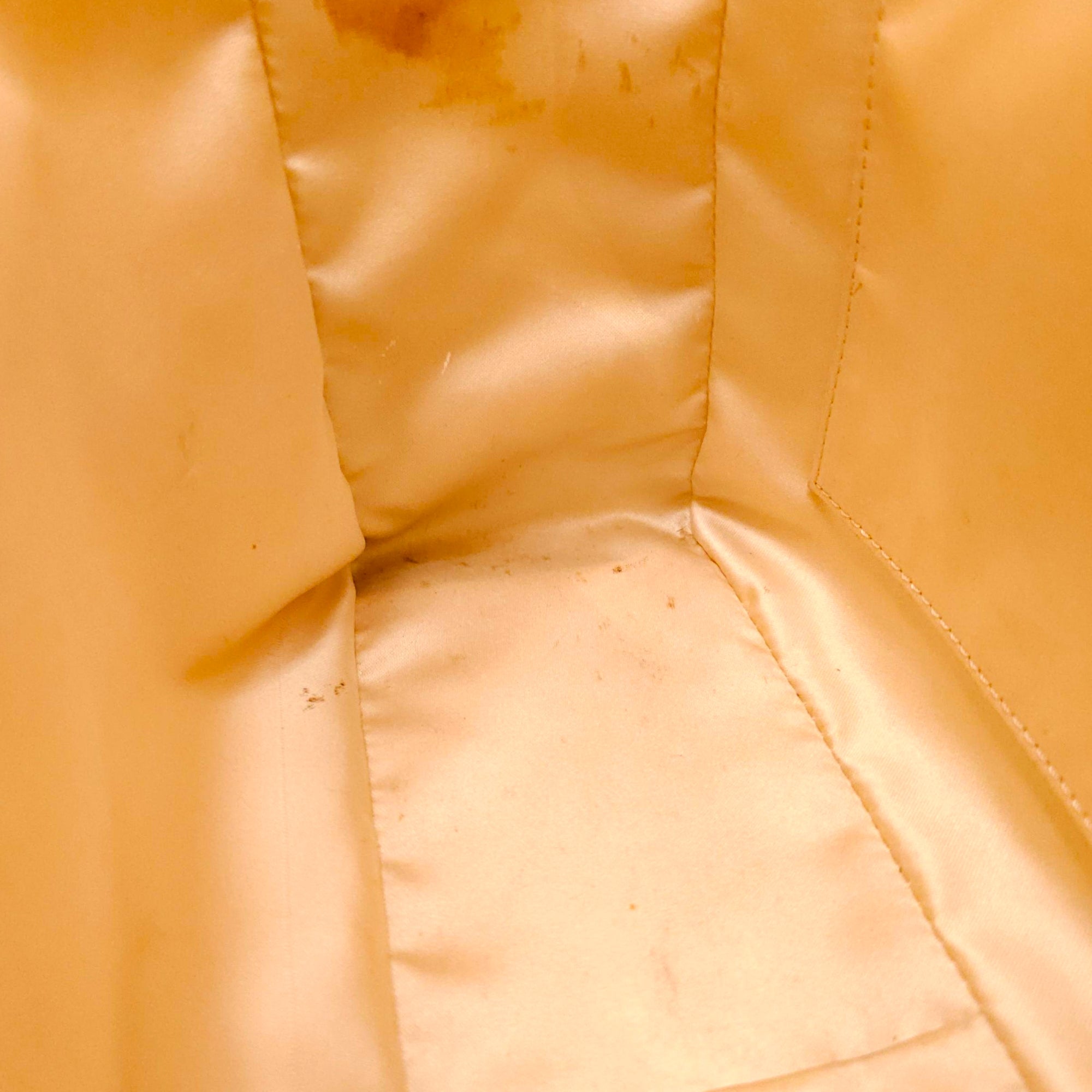 PST Beige Shoulder Bag in Caviar Leather, Gold hardware