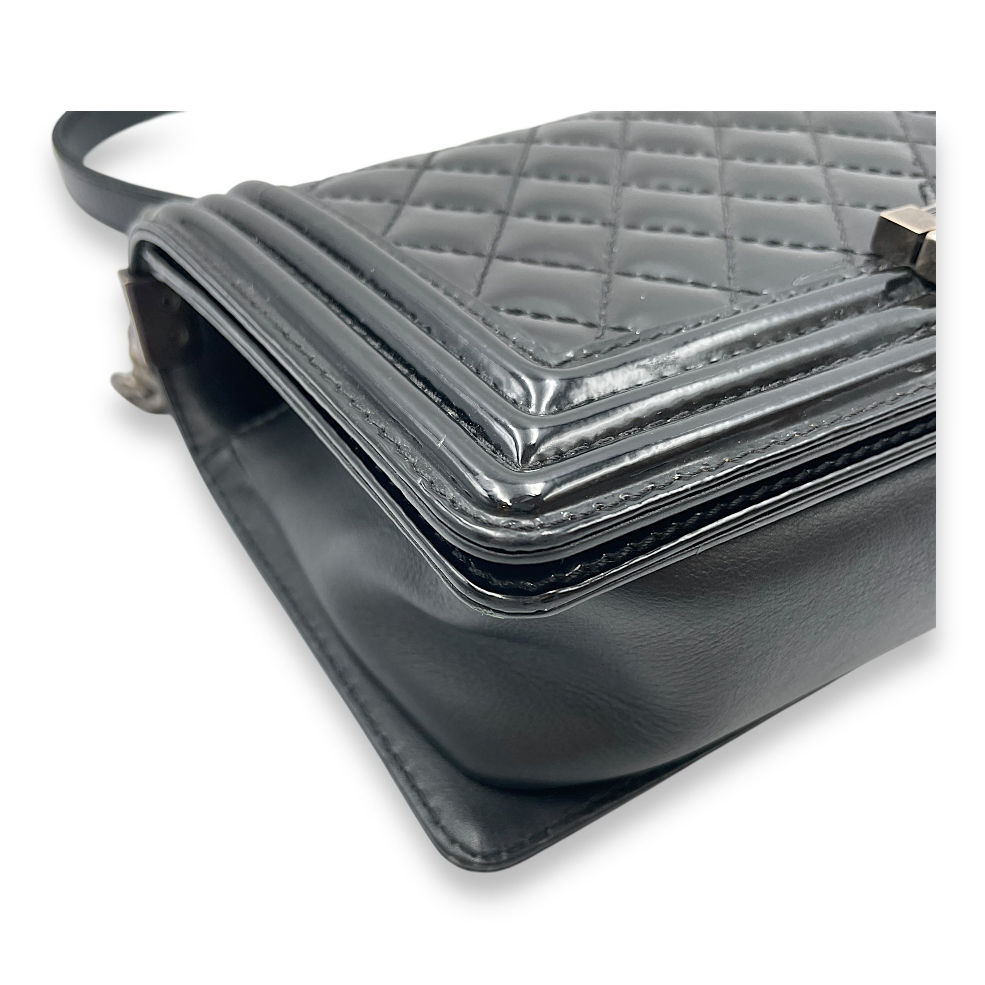 Le Boy Medium Black Flap Bag in Patent Leather, Silver hardware