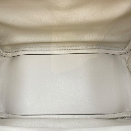 Lindy 26 Beton in Evercolor, Gold hardware