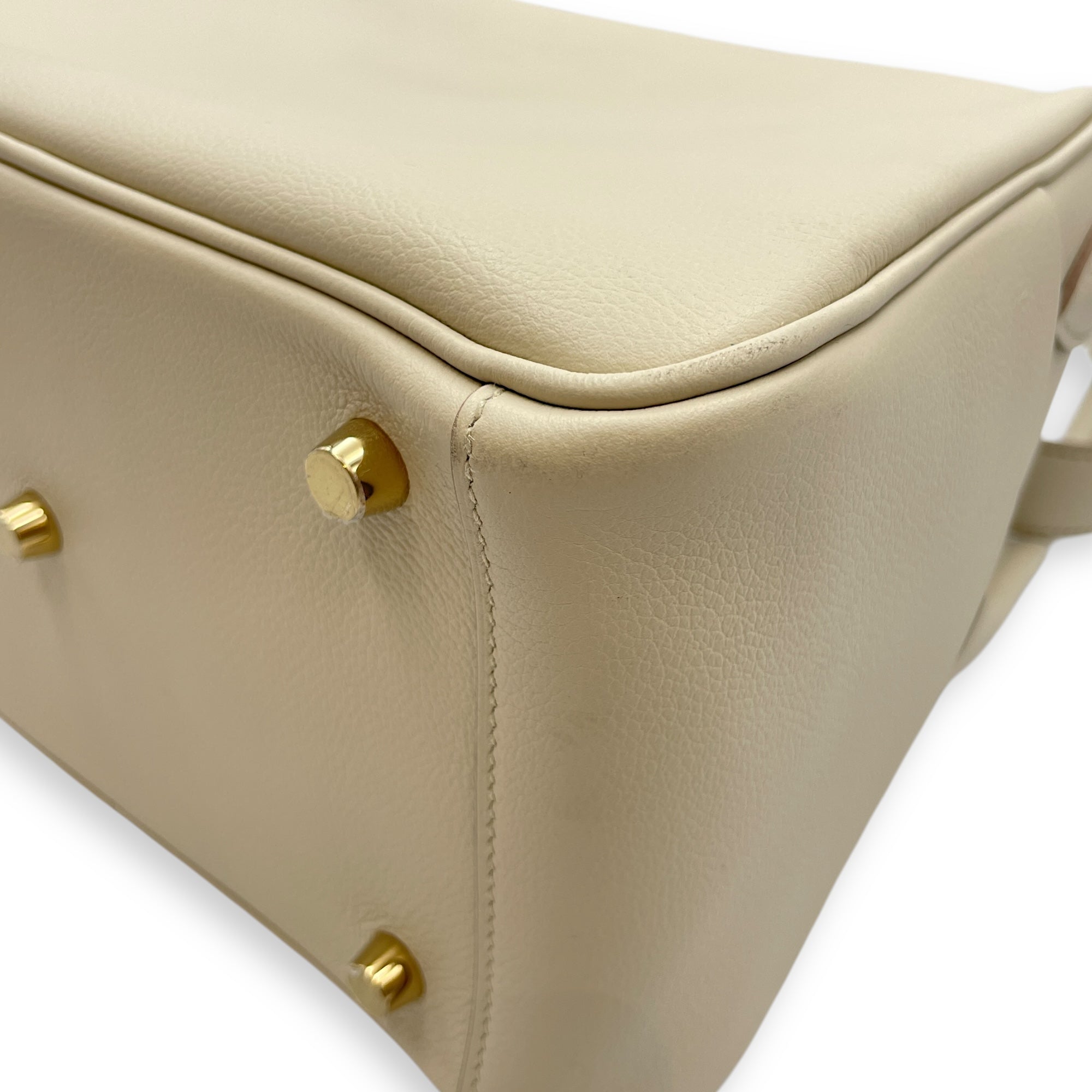 Lindy 26 Beton in Evercolor, Gold hardware