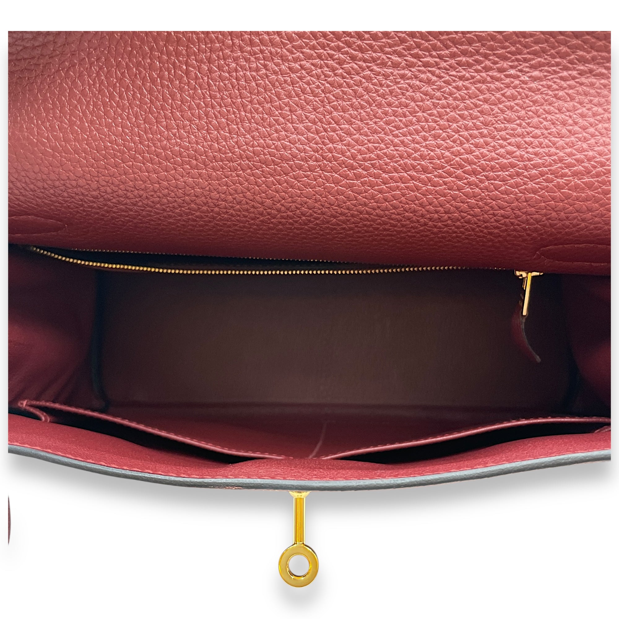 Kelly 28 Rouge H in Togo, Gold hardware