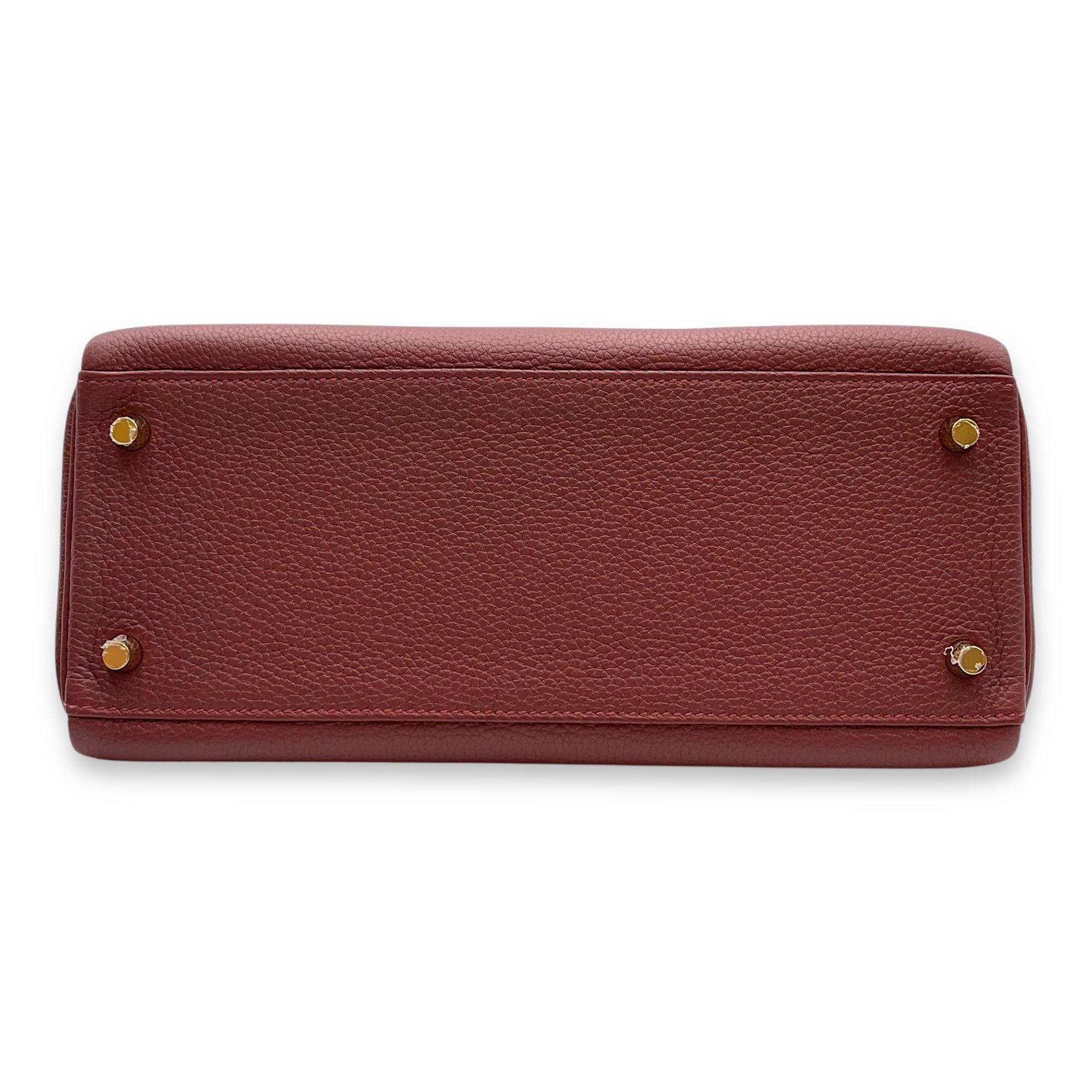 Kelly 28 Rouge H in Togo, Gold hardware