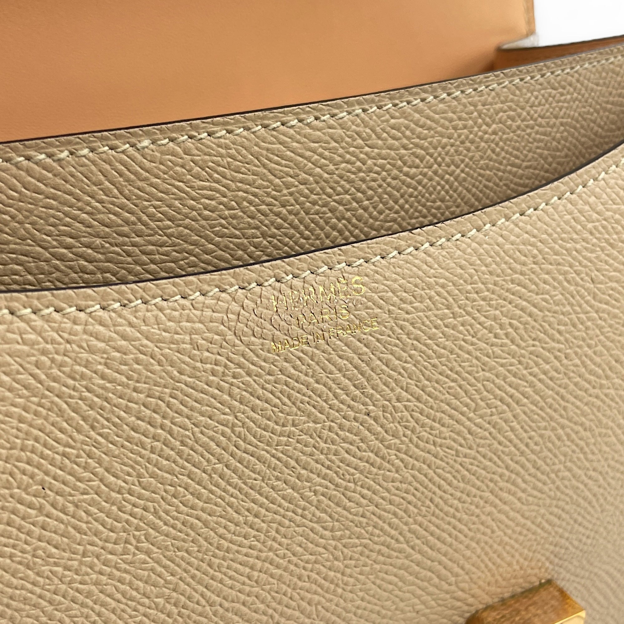 Constance 24 Trench in Epsom, Gold hardware