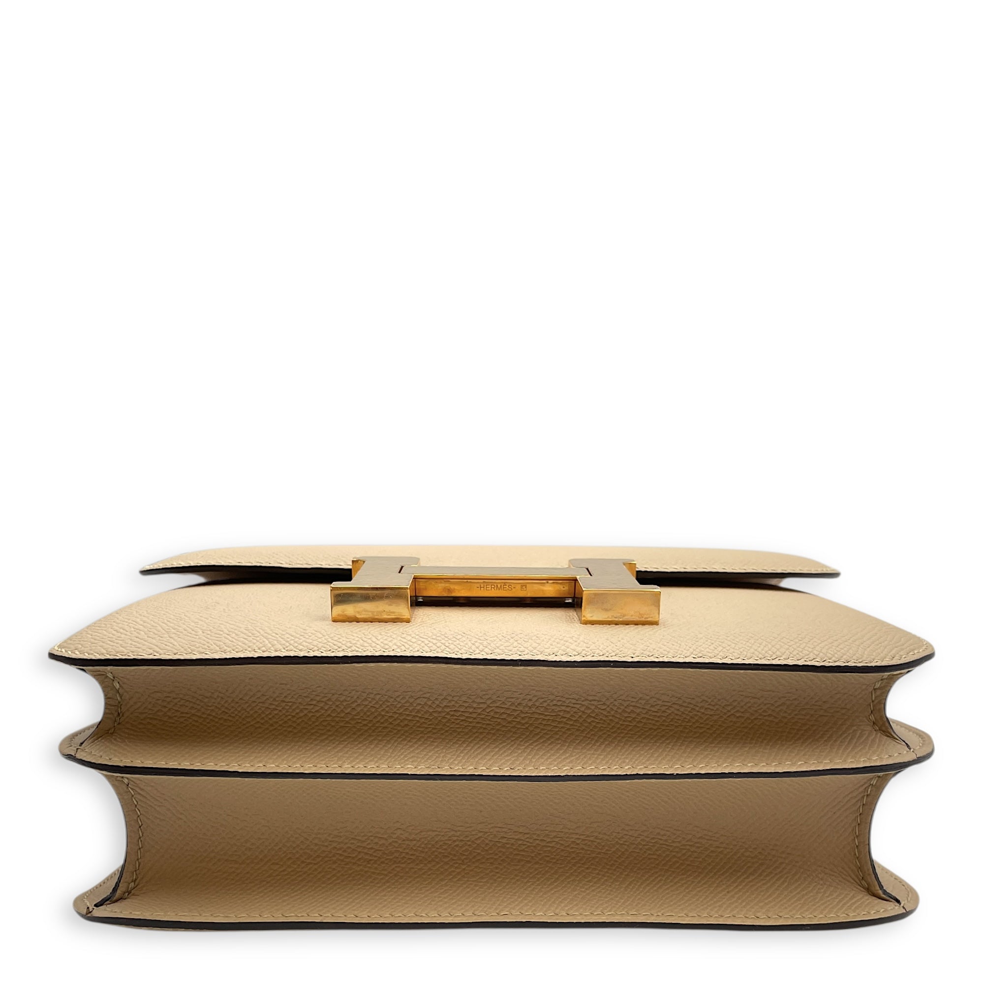 Constance 24 Trench in Epsom, Gold hardware