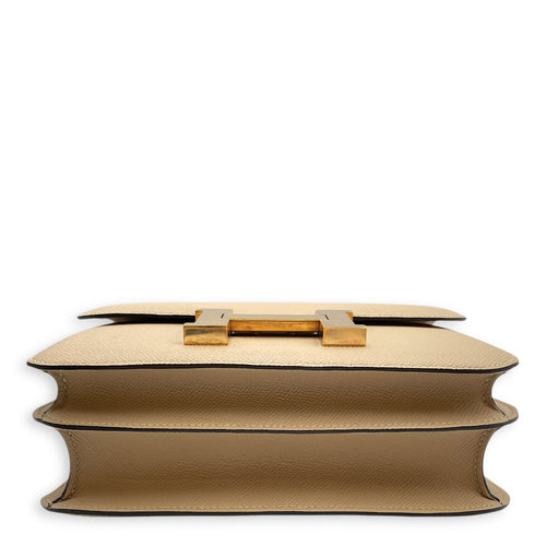 Constance 24 Trench in Epsom, Gold hardware
