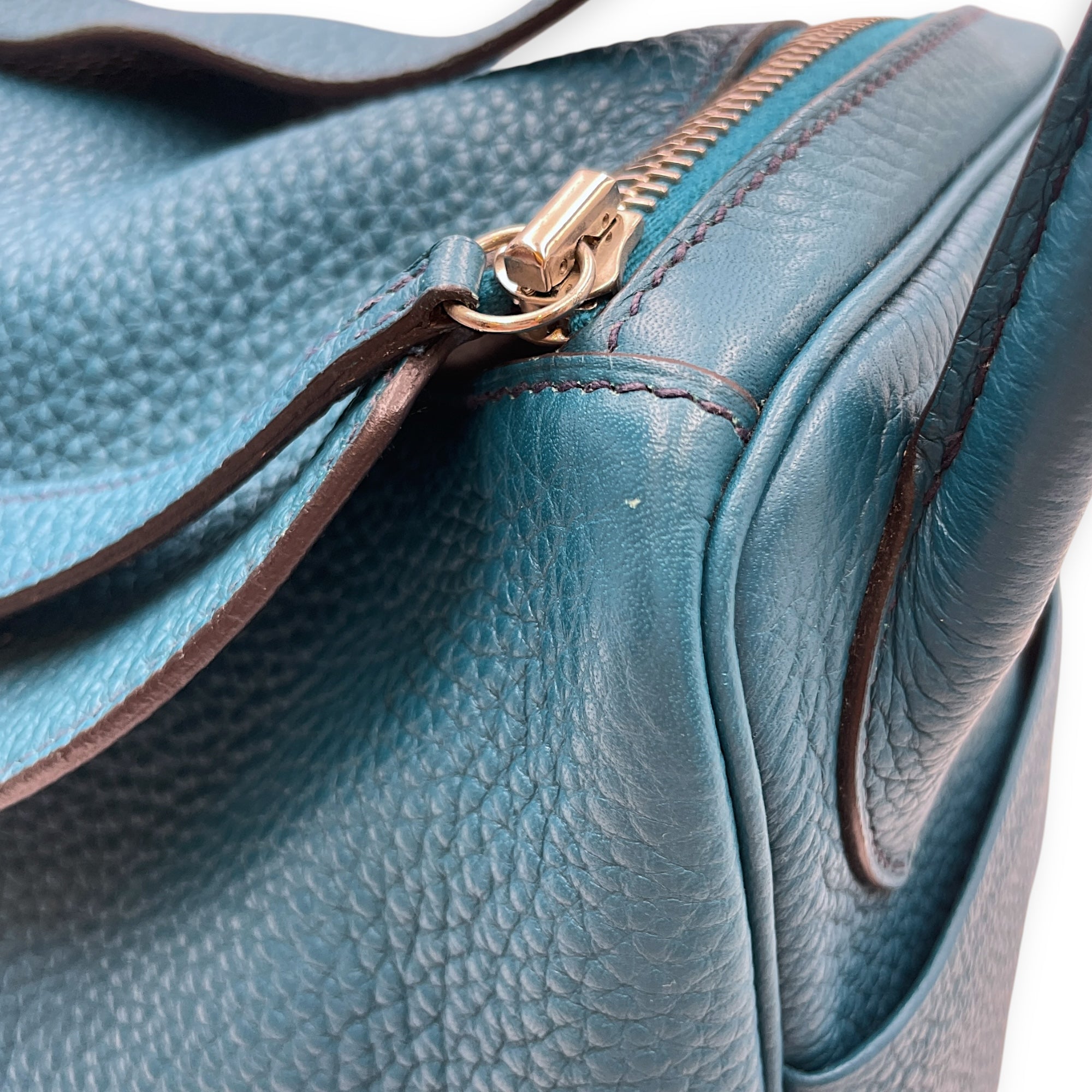 Eclat Lindy 34 Blue Izmir/Blue Sapphire in Clemence, Palladium hardware