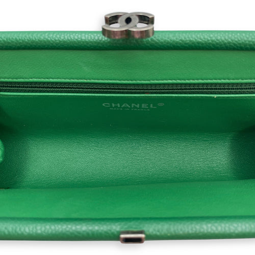 Quilted Timeless Green Clutch in Caviar Leather, Silver hardware