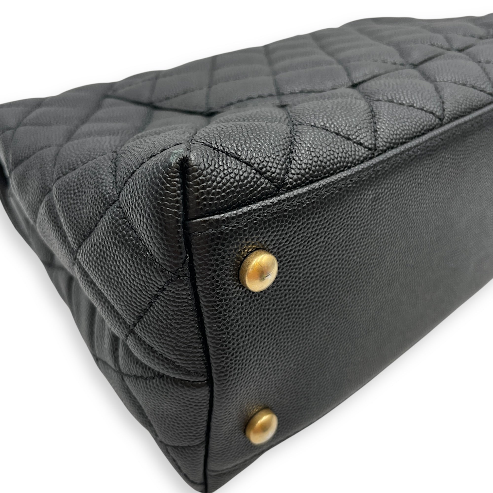Coco Lizard Handle Medium Black Flap Bag in Caviar Leather, Gold hardware