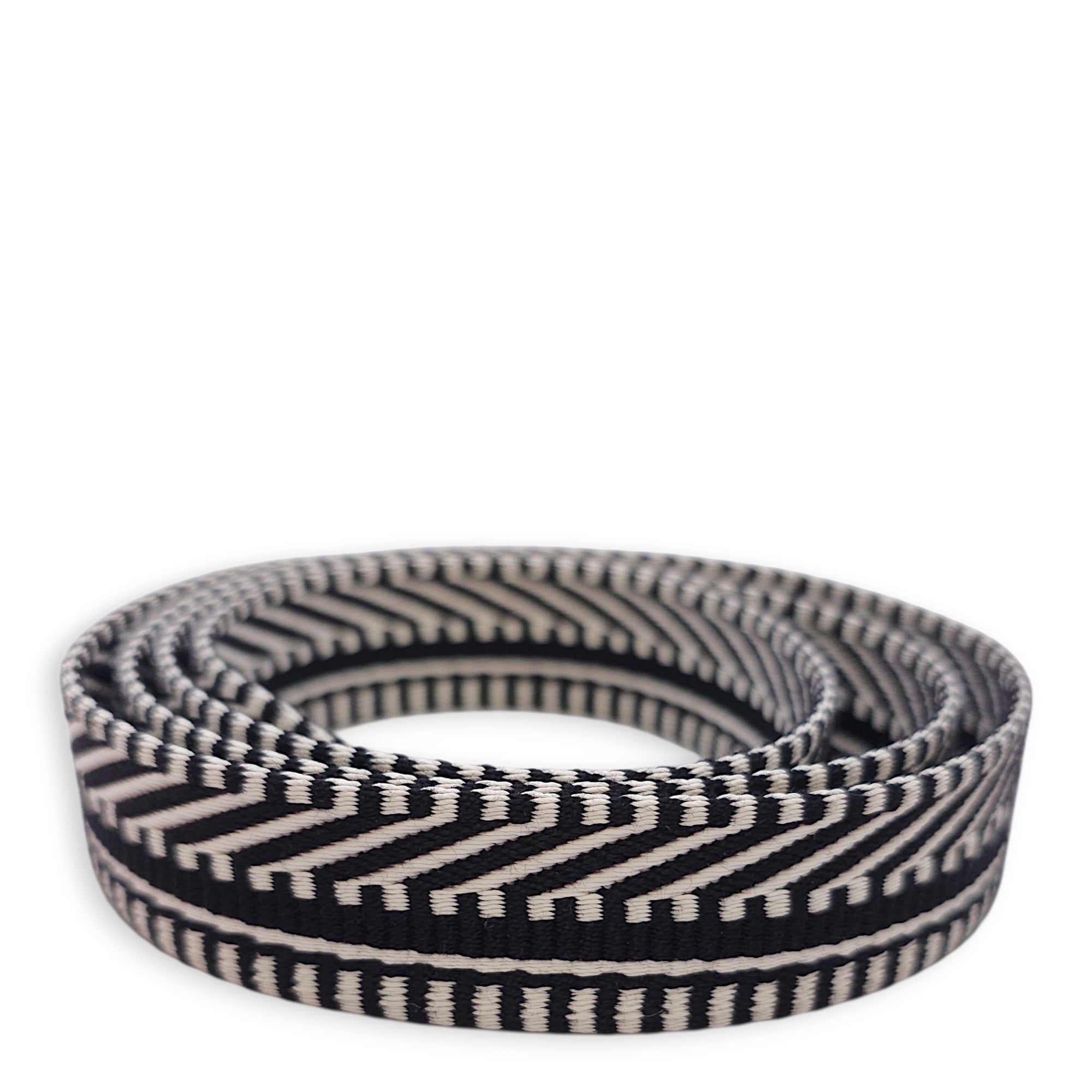 Sangle Cavale 25mm x 105cm Black Strap in Swift, Gold hardware