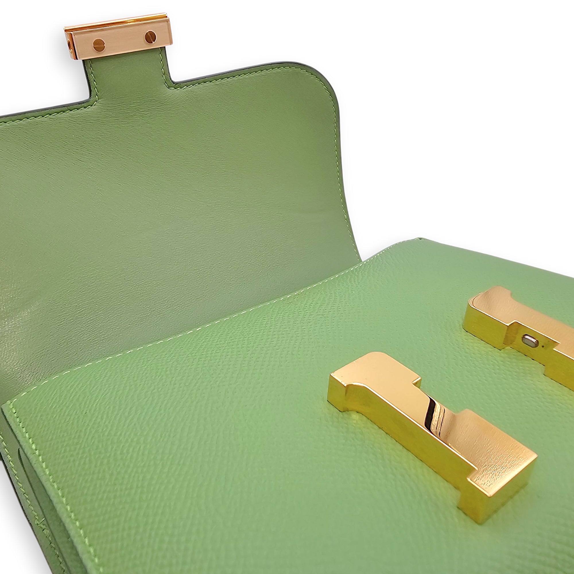 Constance 18 Vert Criquet in Epsom, Gold hardware