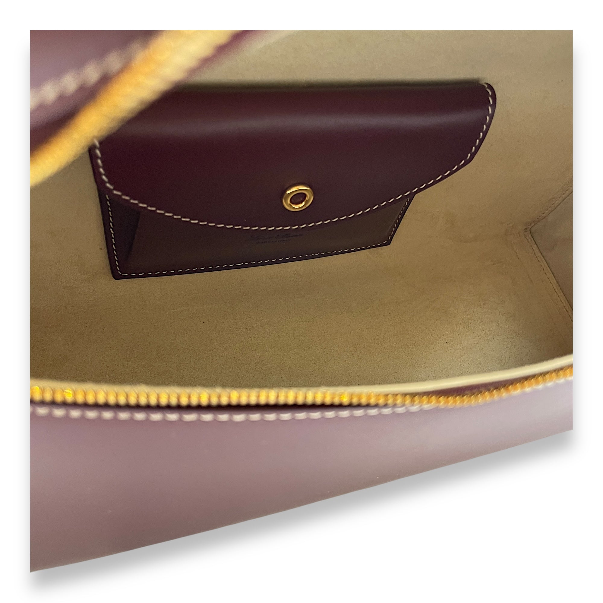 Extra Pocket 27 Saddle Leat Shoulder Bag in Calfskin, Gold hardware