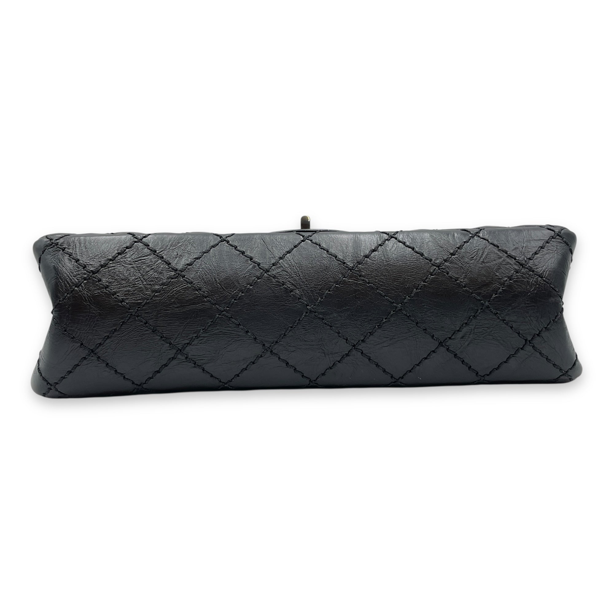 Resissue 2.55 So Black Flap Bag in Distressed Leather