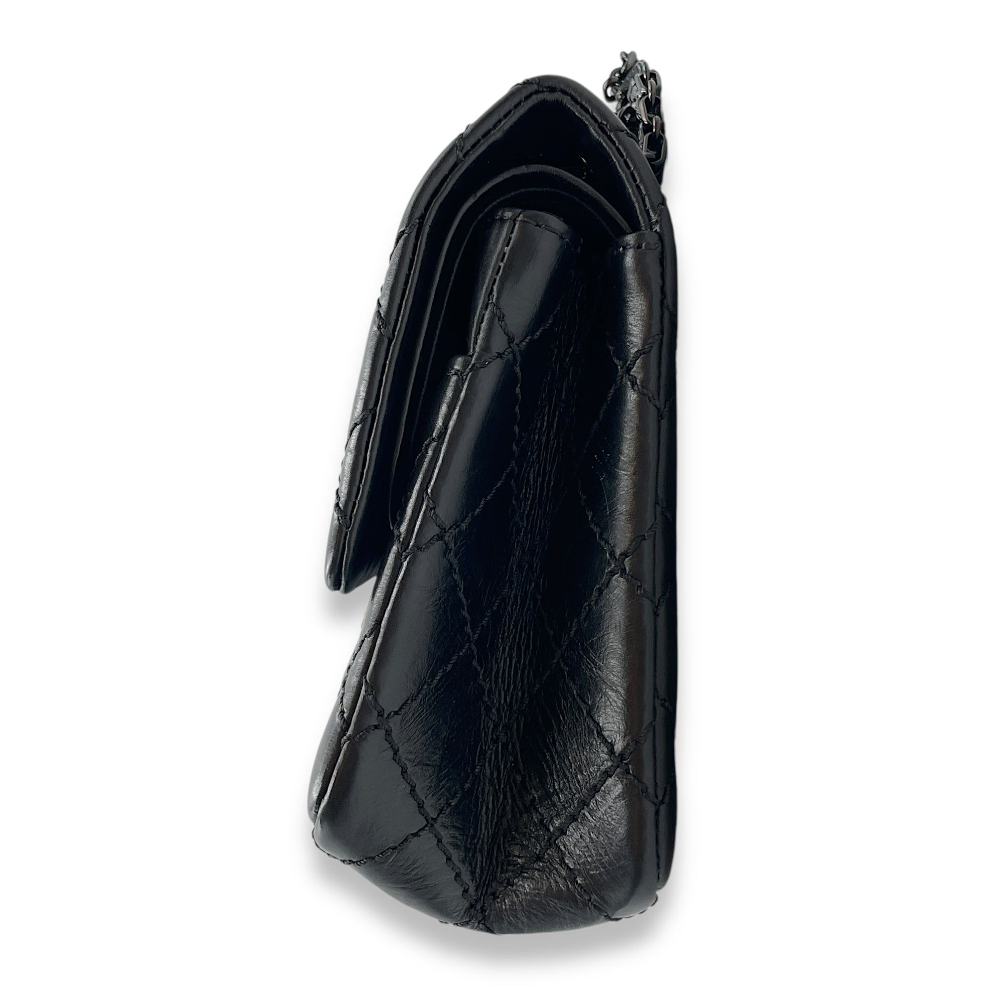 Resissue 2.55 So Black Flap Bag in Distressed Leather