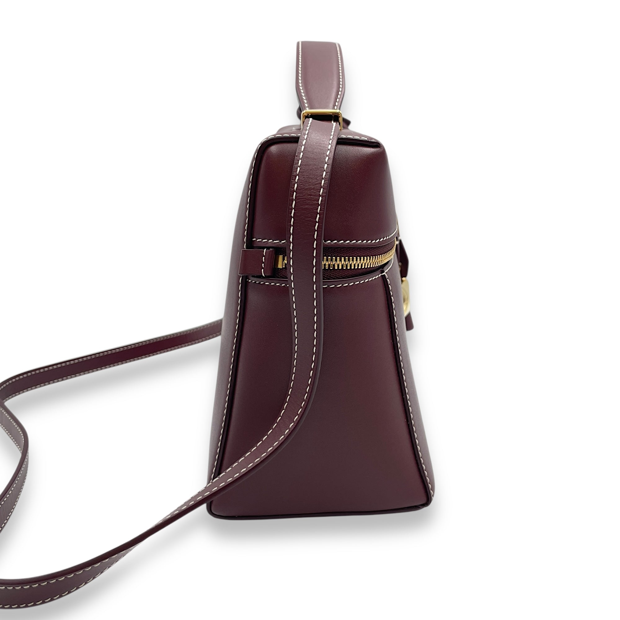Extra Pocket 27 Saddle Leat Shoulder Bag in Calfskin, Gold hardware