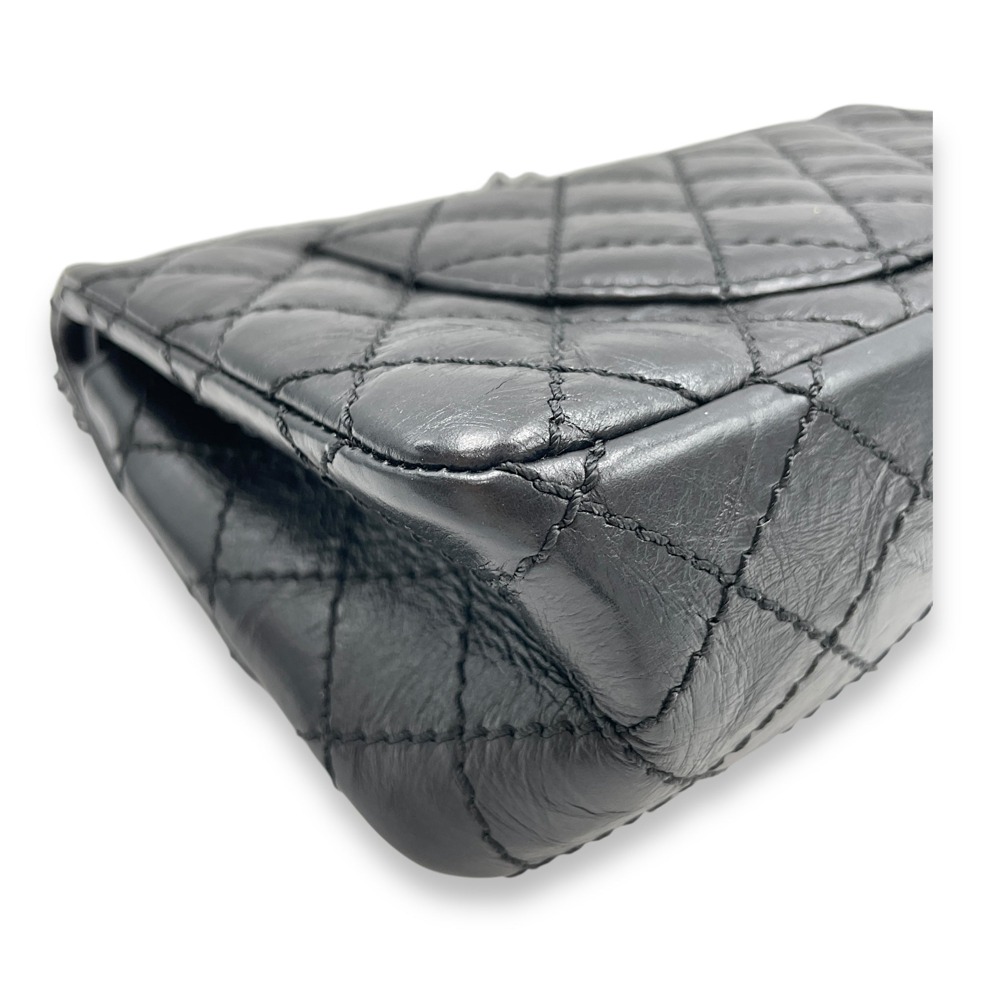 Resissue 2.55 So Black Flap Bag in Distressed Leather