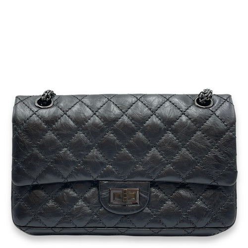 Resissue 2.55 So Black Flap Bag in Distressed Leather