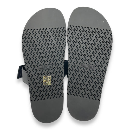 Chypre 42.5 Black Sandal in Calfskin