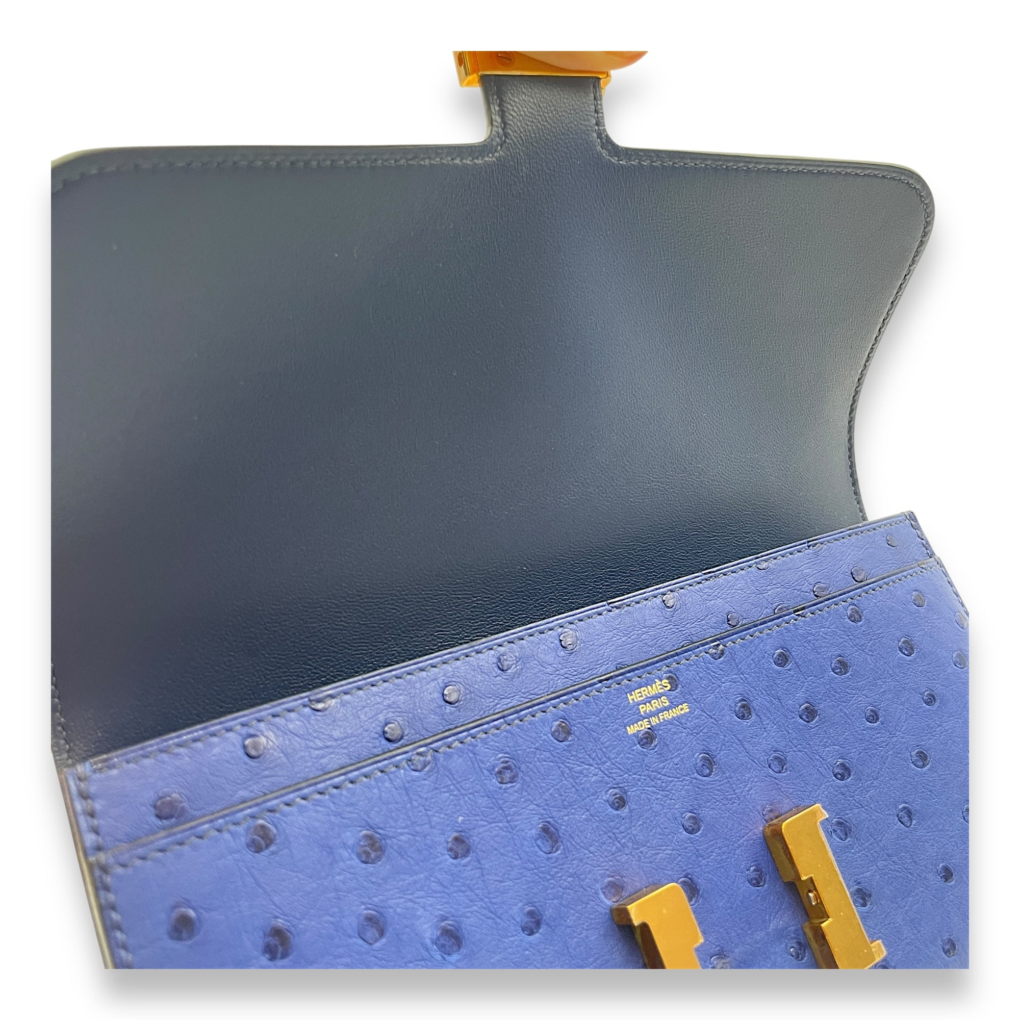 Constance Blue Saphir Wallet on Chain in Ostrich, Gold hardware