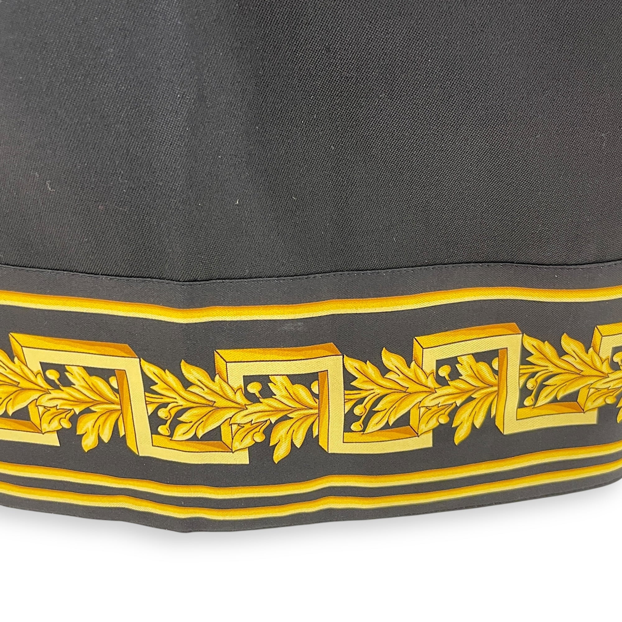 Versace Logo Skirt 38 Black Ready-To-Wear in Wool