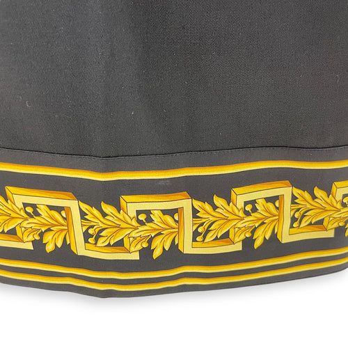 Versace Logo Skirt 38 Black Ready-To-Wear in Wool
