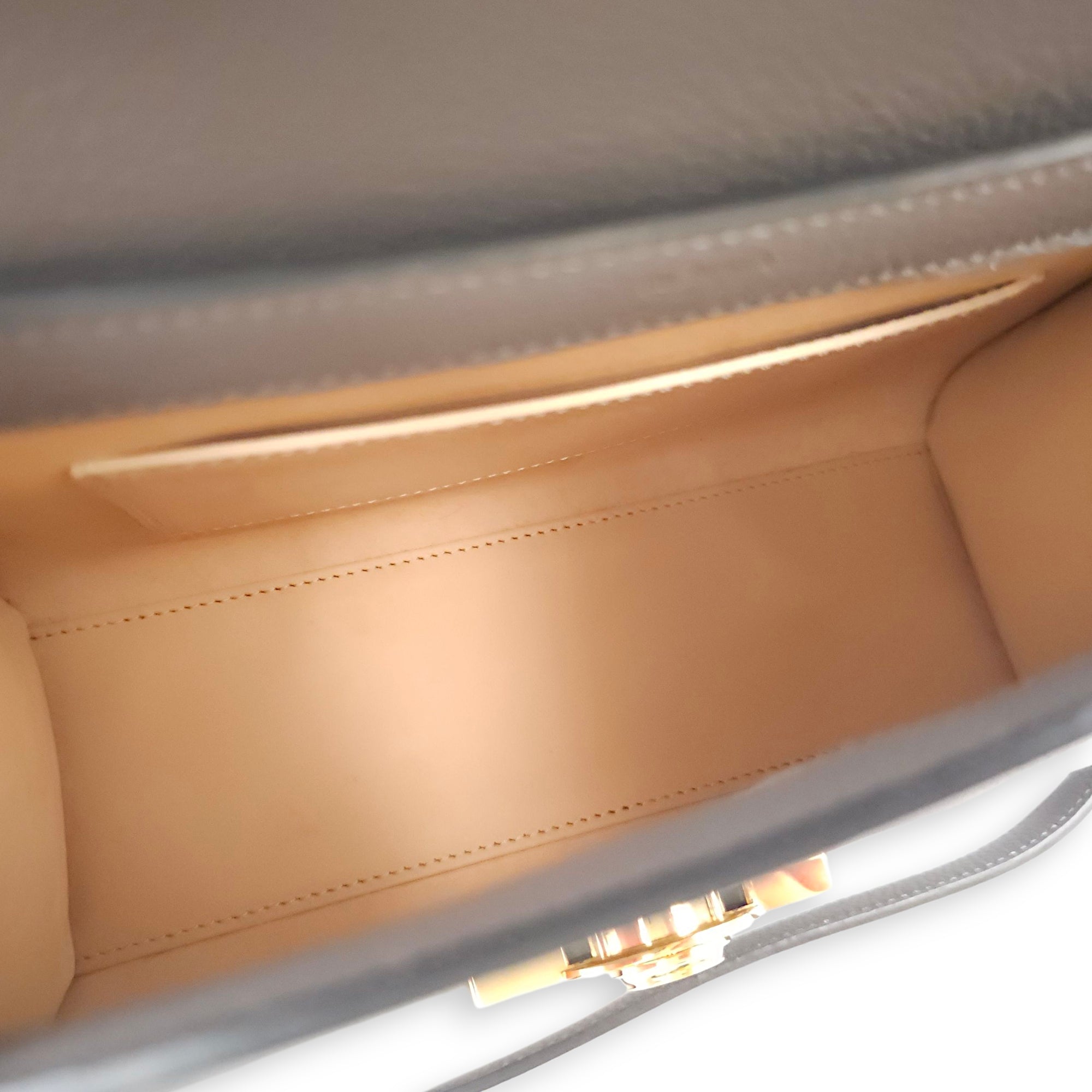 Rejane PM Grey Shoulder Bag in Calfskin, Gold hardware