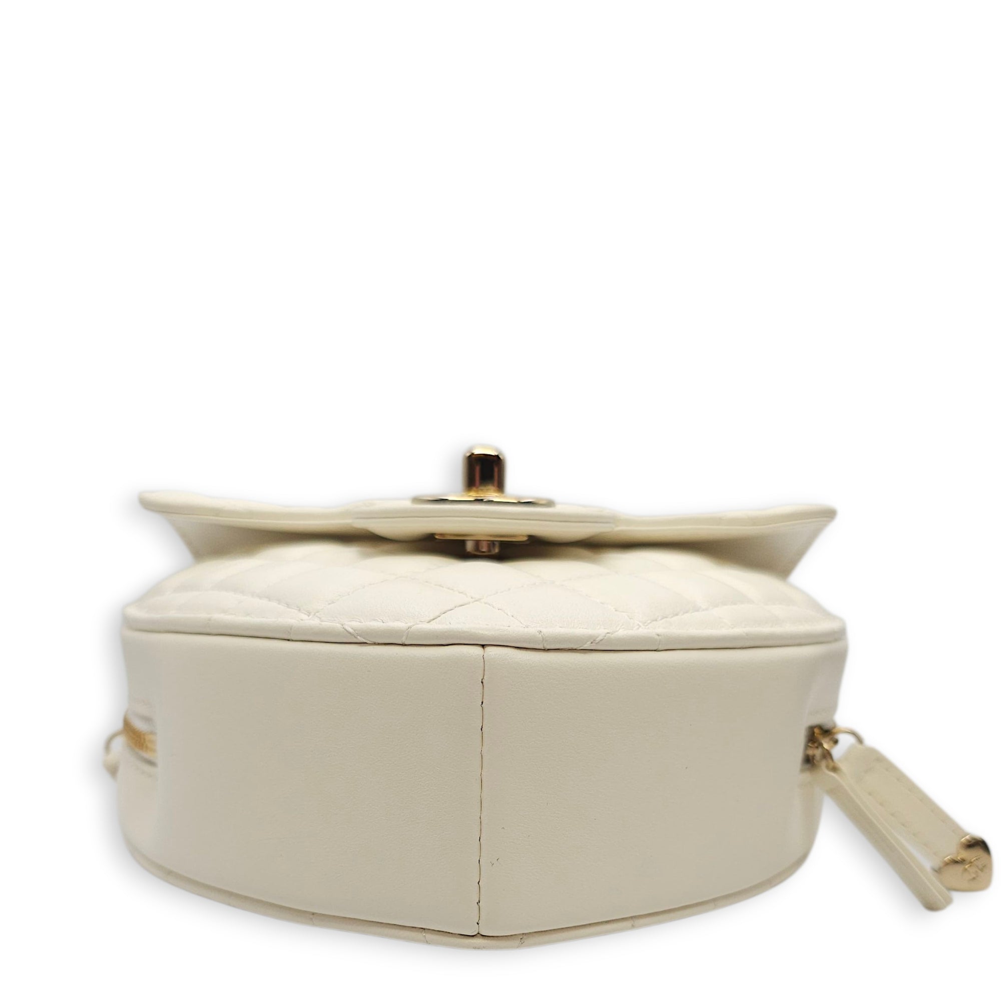 CC White Heart Bag in Lambskin, Champagne hardware