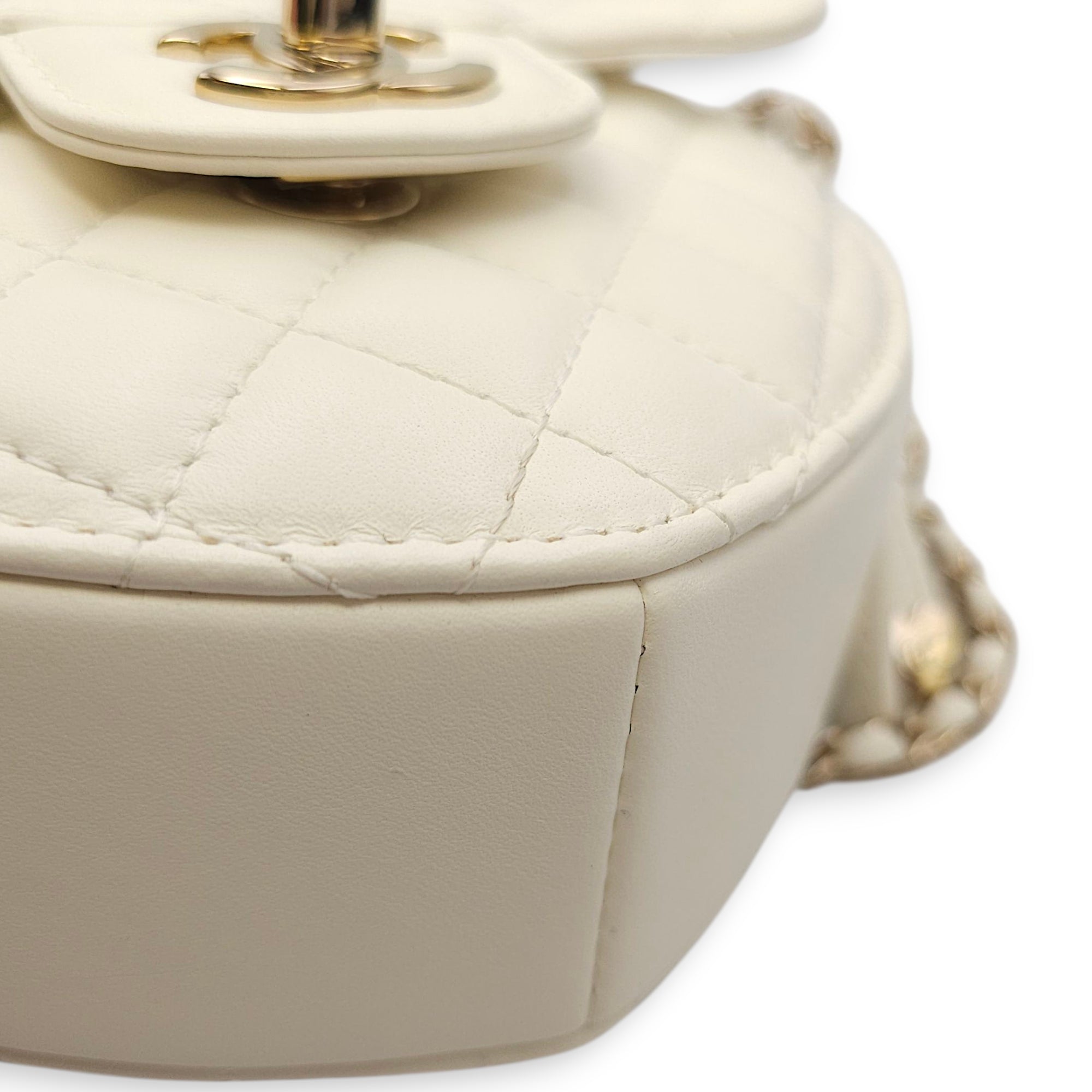 CC White Heart Bag in Lambskin, Champagne hardware