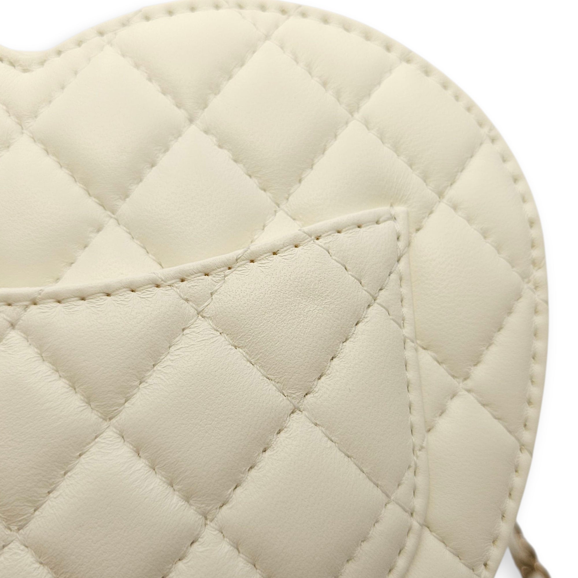 CC White Heart Bag in Lambskin, Champagne hardware